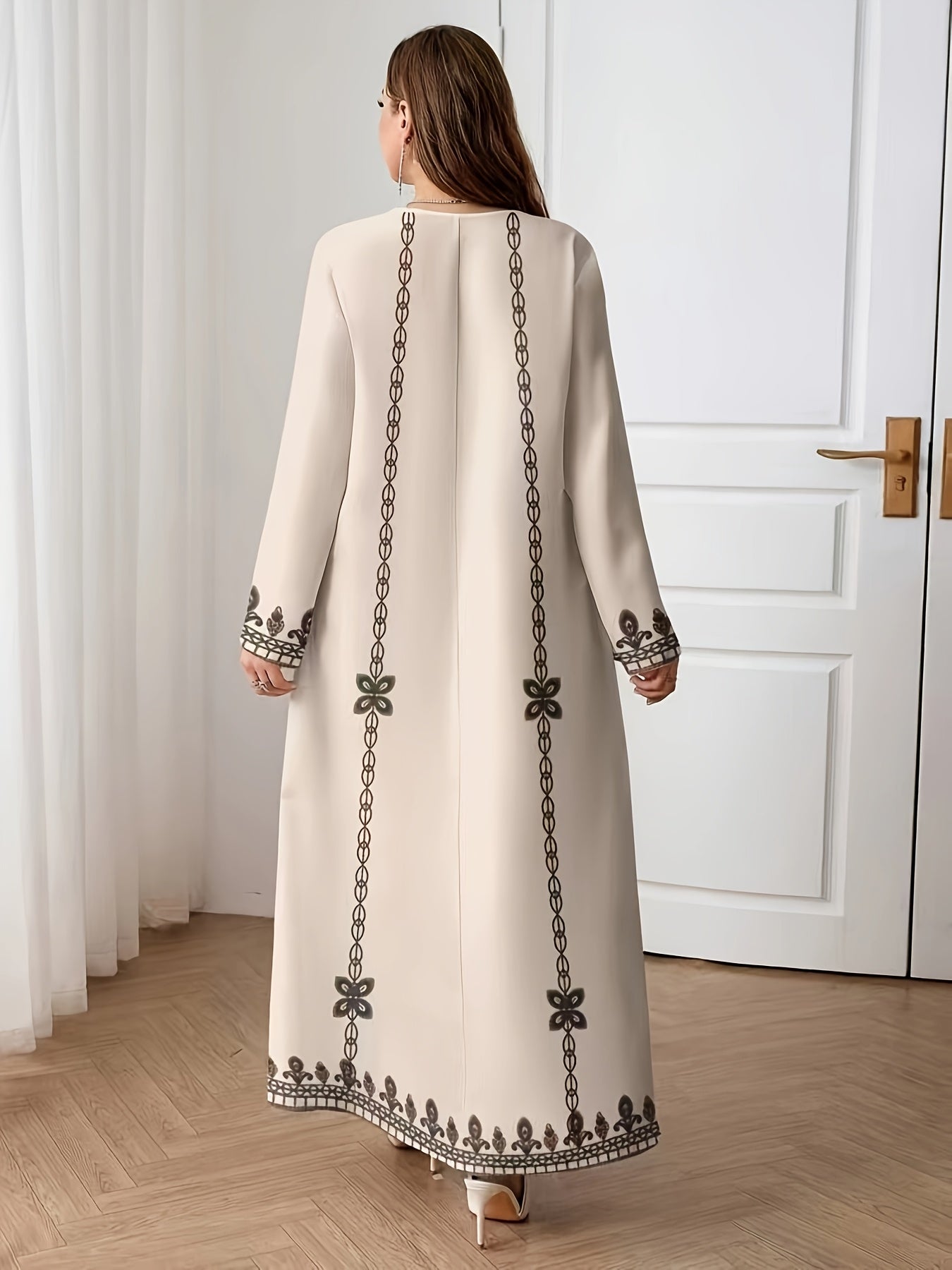 Elegant Plus Size V-Neck Maxi Dress with Intricate Floral Print, Loose Fit Long Sleeve Tunic for Women - All-Season Versatile Wear, Plus Size Dresses
