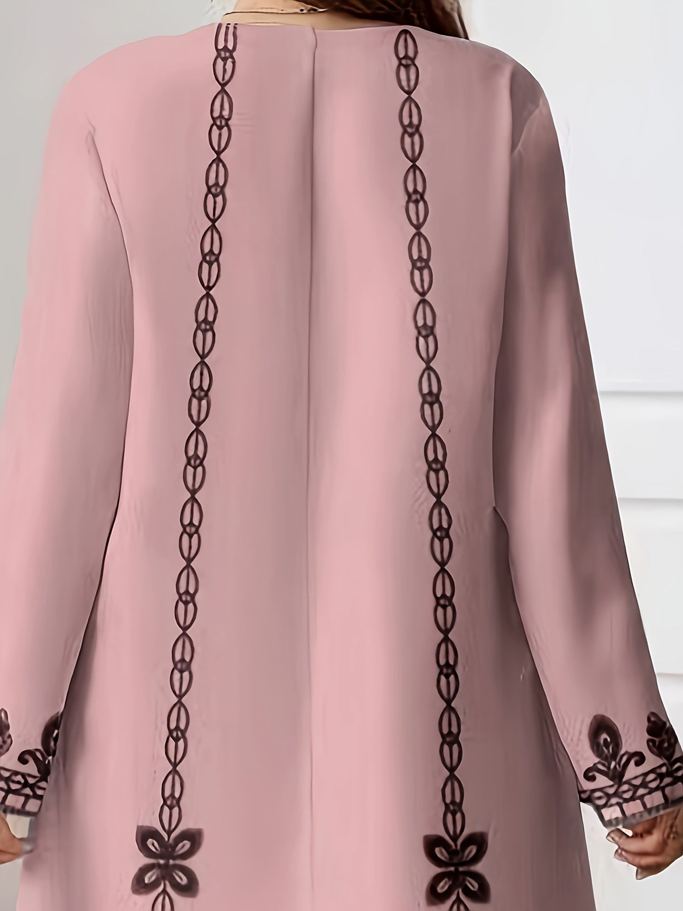 Elegant Plus Size V-Neck Maxi Dress with Intricate Floral Print, Loose Fit Long Sleeve Tunic for Women - All-Season Versatile Wear, Plus Size Dresses