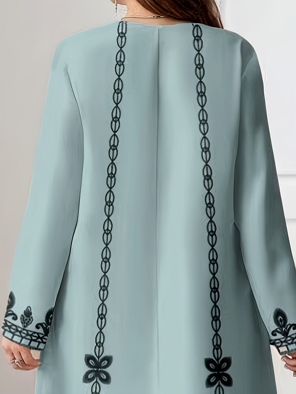 Elegant Plus Size V-Neck Maxi Dress with Intricate Floral Print, Loose Fit Long Sleeve Tunic for Women - All-Season Versatile Wear, Plus Size Dresses