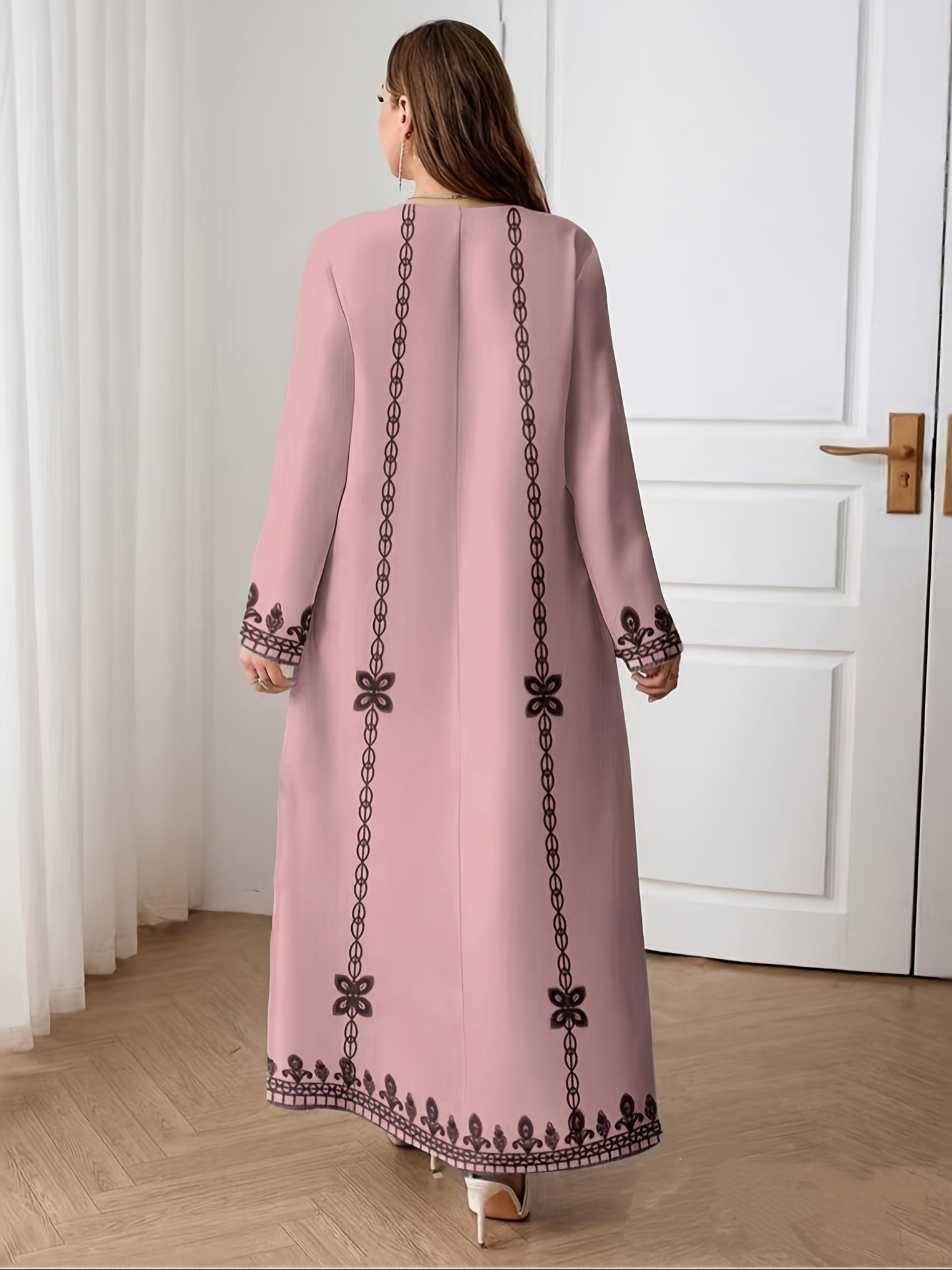 Elegant Plus Size V-Neck Maxi Dress with Intricate Floral Print, Loose Fit Long Sleeve Tunic for Women - All-Season Versatile Wear, Plus Size Dresses